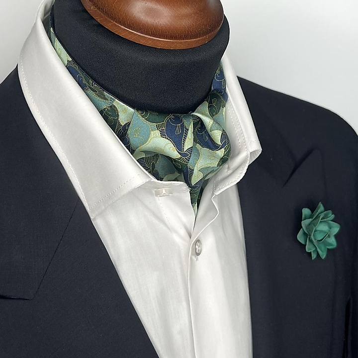 cravat Fish green