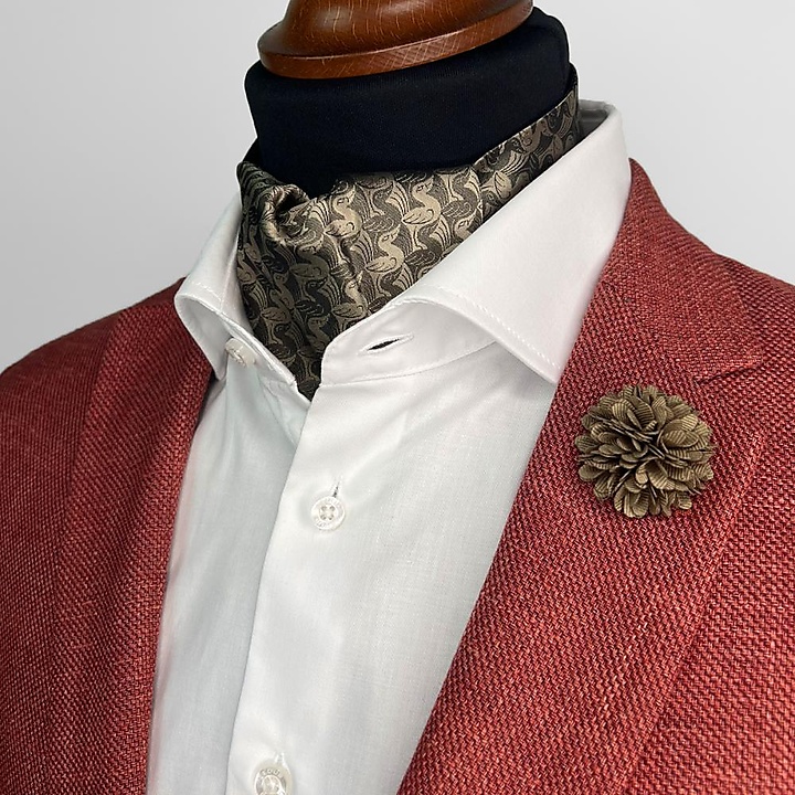 cravat Pelican