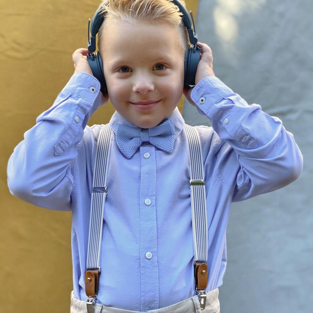 knitted kids bow tie light blue - 1