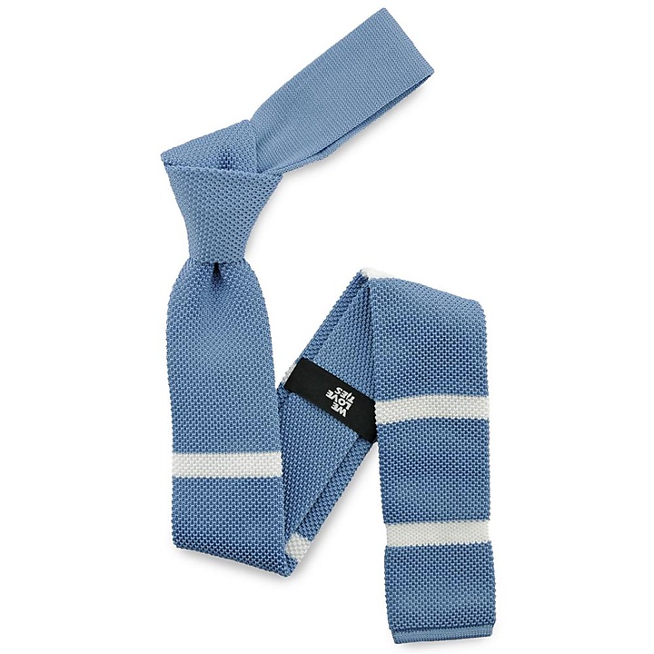 Necktie knitted light blue stripe