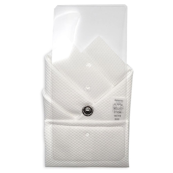 pocket square on card Piqué white