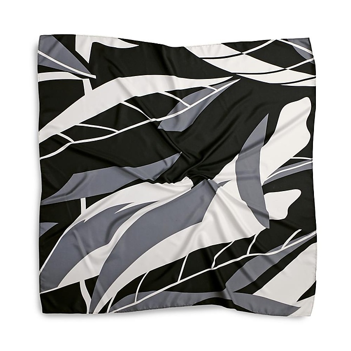 Scarf pattern grey white